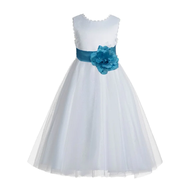 white / turquoise